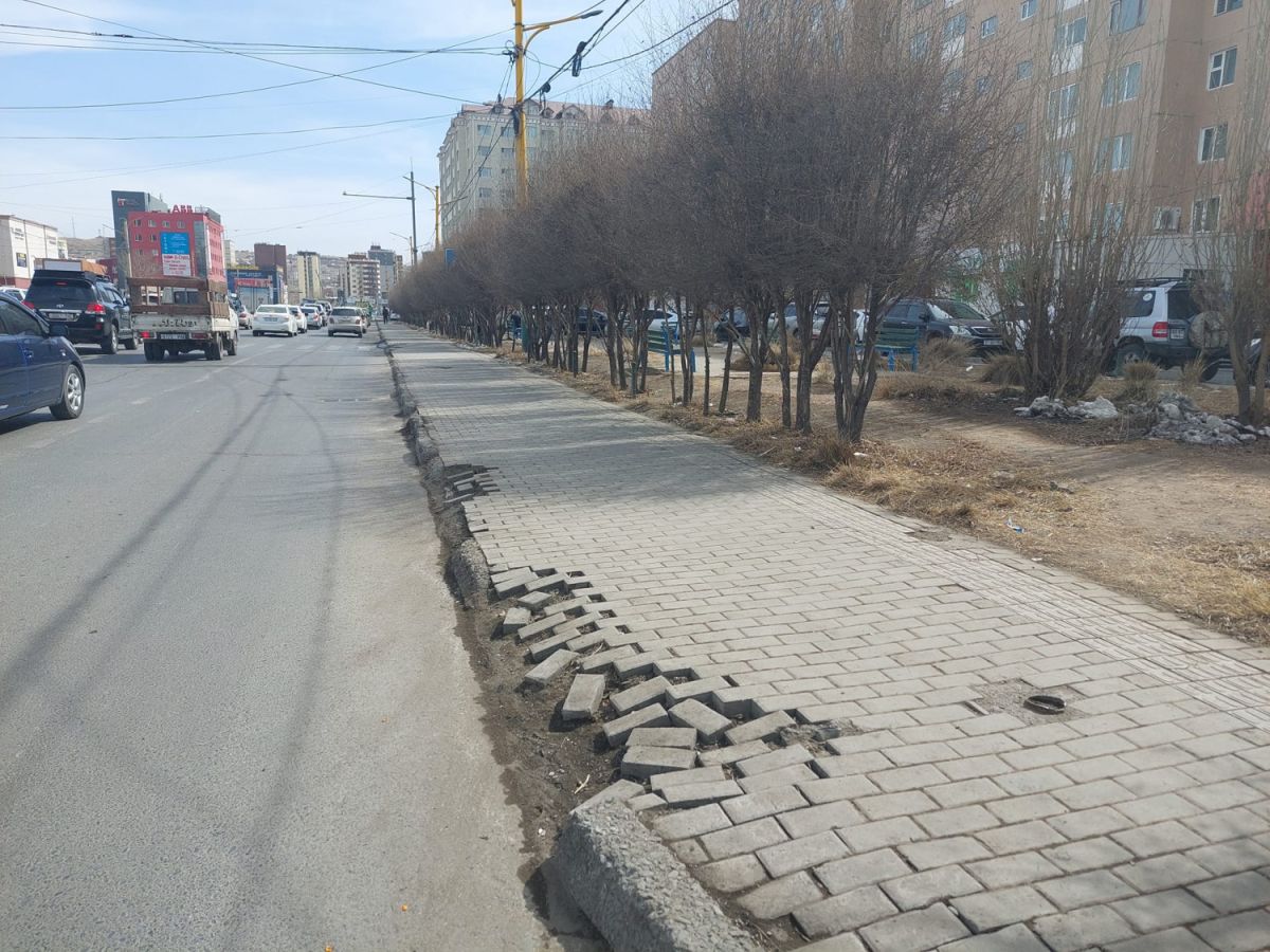 Явган хүний замыг сайжруулж, байгалийн чулуугаар хийнэ